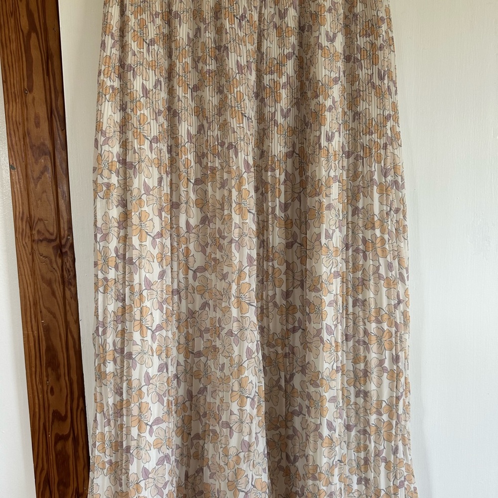 Floral Pleated Skirt
